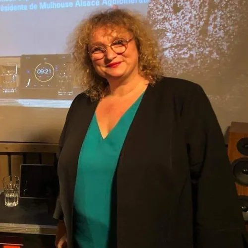 100 ans de la radio : la nostalgie de Lara Million, élue...