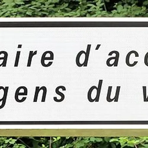 Vence : les caravanes installées dans le bois de la Sine ont quitté...