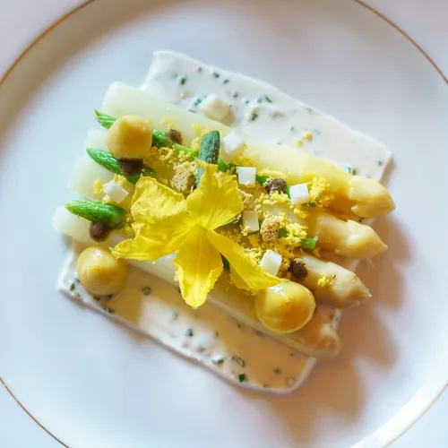 Asperges blanches et œufs mimosa aux deux mayonnaises d’Alsace
