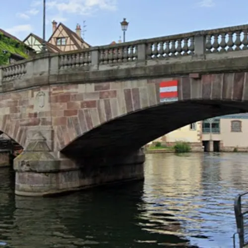 Strasbourg : un homme sauvé de la noyade après une chute dans l’Ill