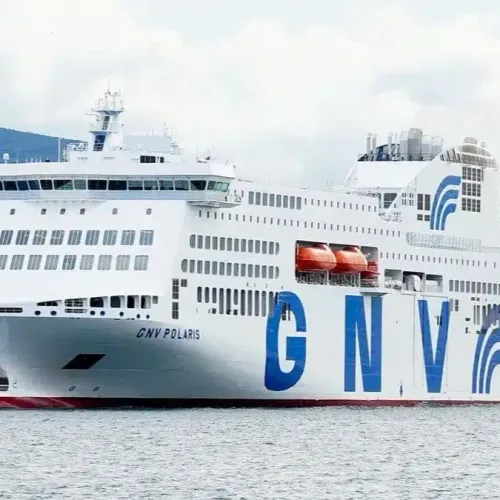 Boîtier espion découvert sur un ferry à Sète : une enquête pour...