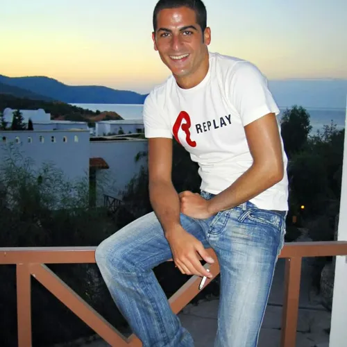 Arrestation de jumeaux soupçonnés d’avoir abattu l’arbre en hommage...