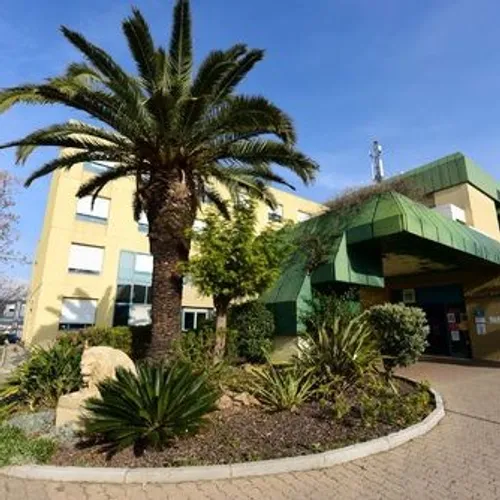 Incendie aux urgences de l’hôpital de Hyères : un patient décède