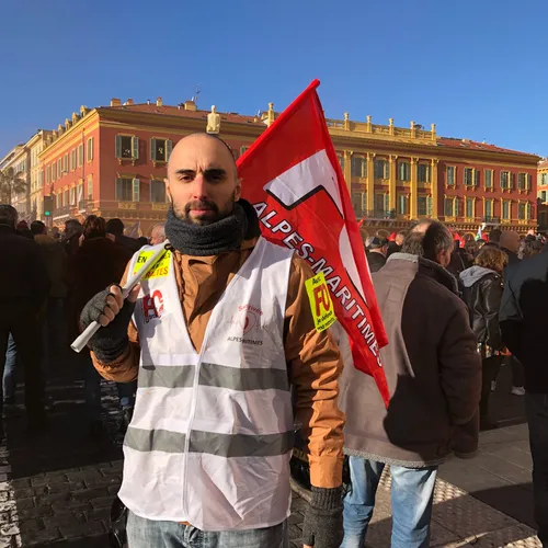 3/02/23 : Réforme des retraites : plus de 20 000 amendements ont...
