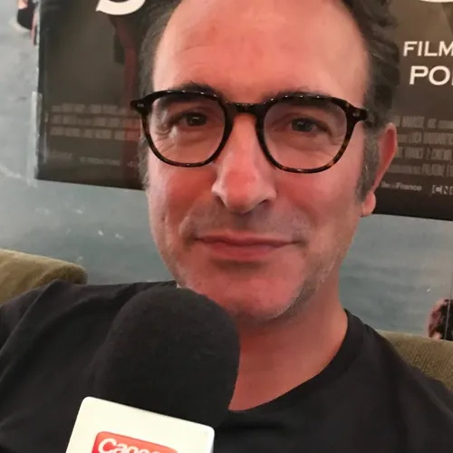 24/05/22: Une longue ovation pour le film "Novembre" de Cédric...