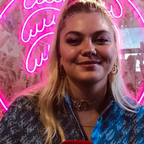 14/05/22 : LOUANE : Invitée de Cannes Radio ce week-end