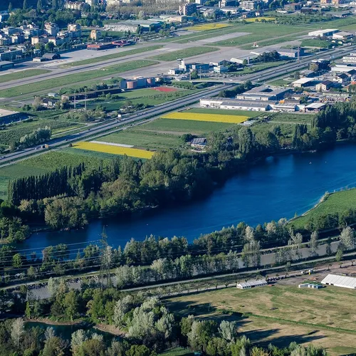 Crans-Montana : le propriétaire du bar du tragique incendie relâché...