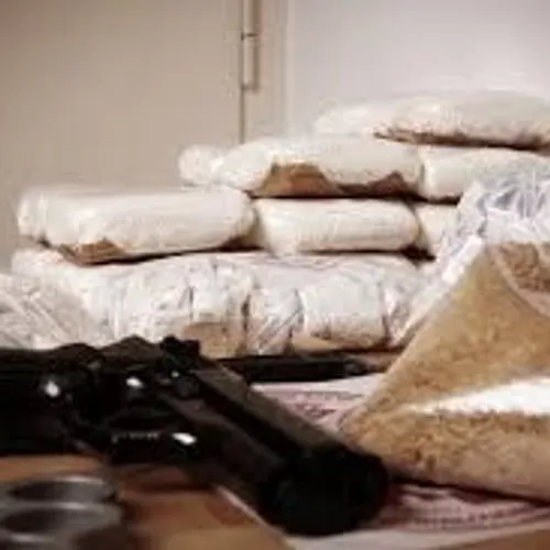 La lutte contre le narcotrafic doit être une "priorité absolue"...