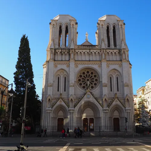 Nice : hommage aux victimes de l’attentat de la basilique Notre-Dame