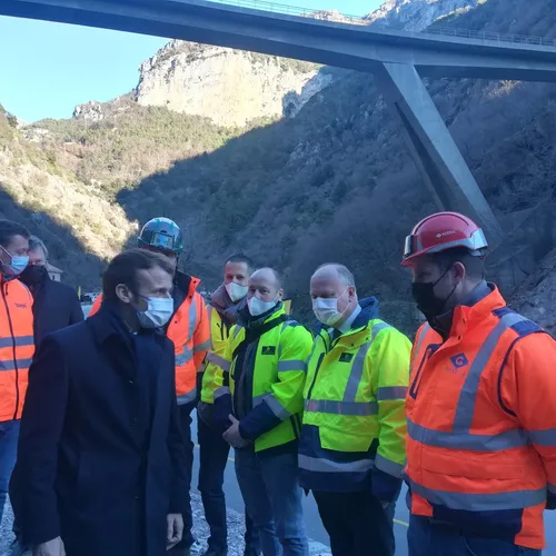 ACTU 10/01/22 : EMMANUEL MACRON S'EST RENDU DANS LA VALLEE DE LA...
