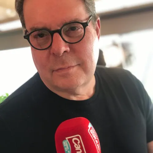 DOUGLAS KENNEDY: L'INVITE DU WEEK-END DE CANNES RADIO