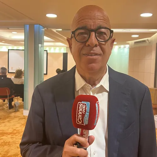 Louis Sarkozy donnera une conférence publique demain soir à l’hôtel...