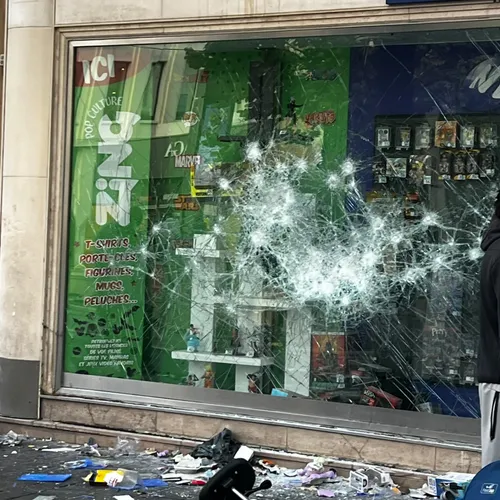 Nice : 85 interpellations après les pillages et deux soirées de...