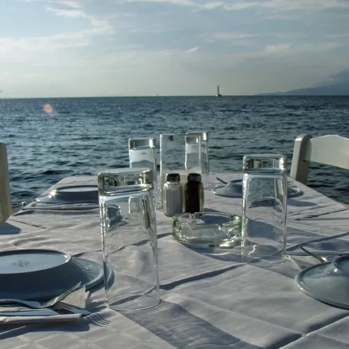 5/01/23 : Les restaurateurs réclament des aides pour payer leurs...