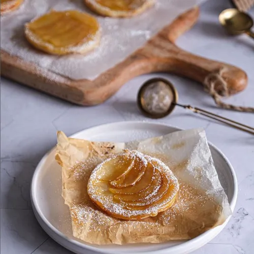 Tarte tatin aux pommes et à la confiture d’asperges
