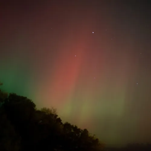 Des aurores boréales illuminent le ciel français