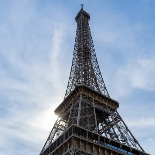 Polémique à la tour Eiffel après l’éviction de salariées lors d’un...