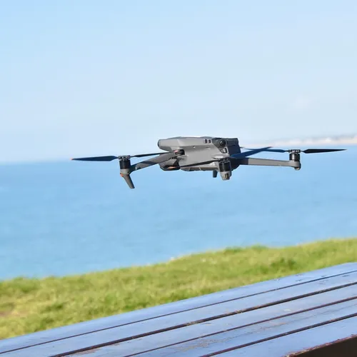 Cinq drones abattus au-dessus de la base nucléaire de l’Île Longue