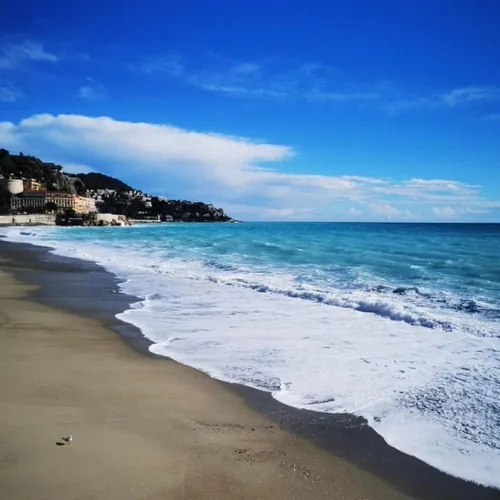 4/11/23 : ❓Mais où sont passés les galets de la plage de Nice ?
