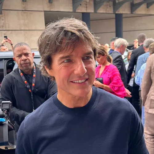 FESTIVAL DE CANNES : TOM CRUISE SUR LA CROISETTE POUR "TOP GUN...