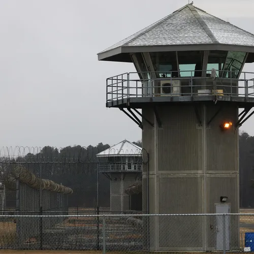 Meuse : un suspect de viol en fuite après une évasion lors de son...