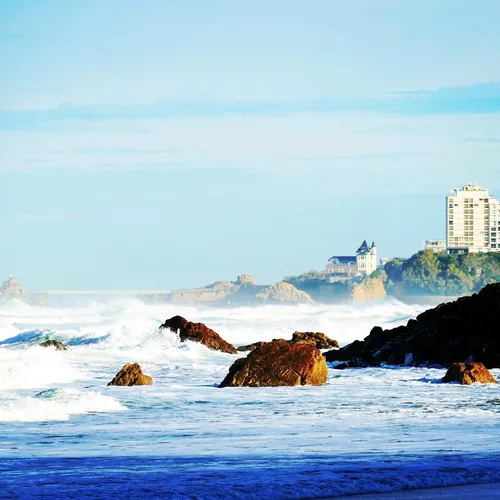 Biarritz : un corps retrouvé après l’effondrement d’une falaise, un...