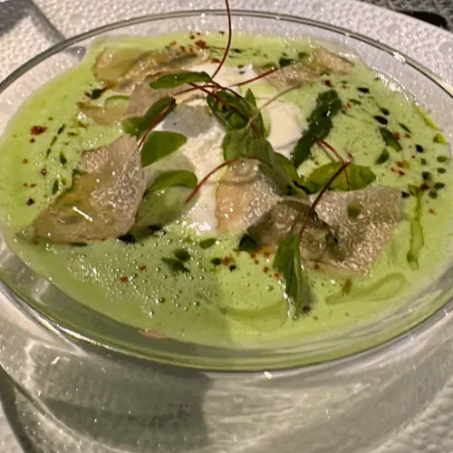 Oeuf parfait avec espuma d’asperges d’Alsace vertes