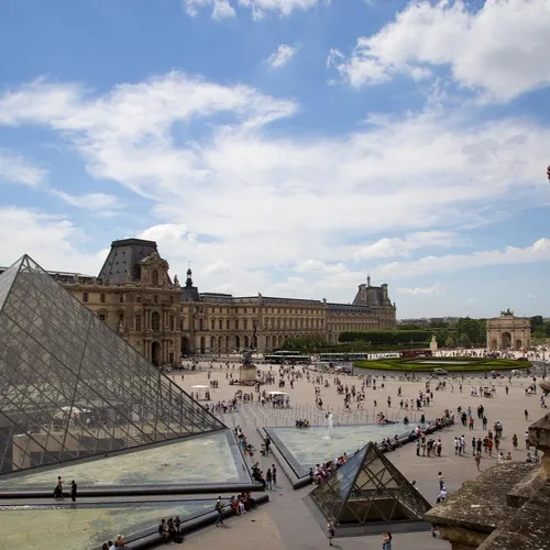 Casse au Louvre : le coup du siècle à Paris