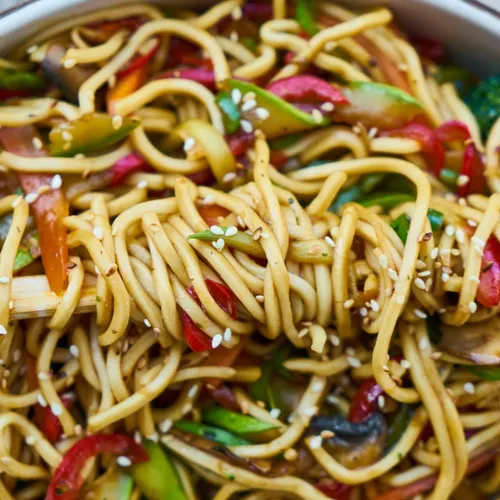 Nouilles sautées aux légumes (Chow Mein)