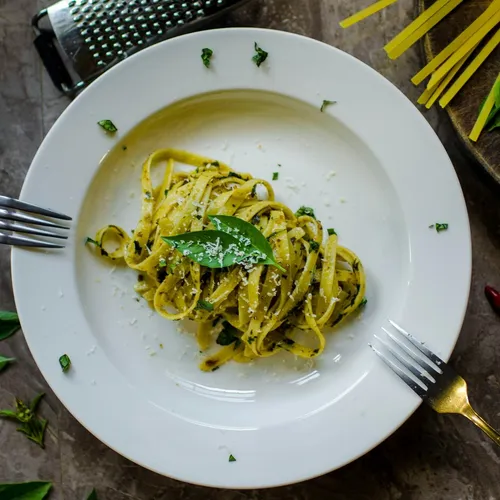 Tagliatelles au pesto maison