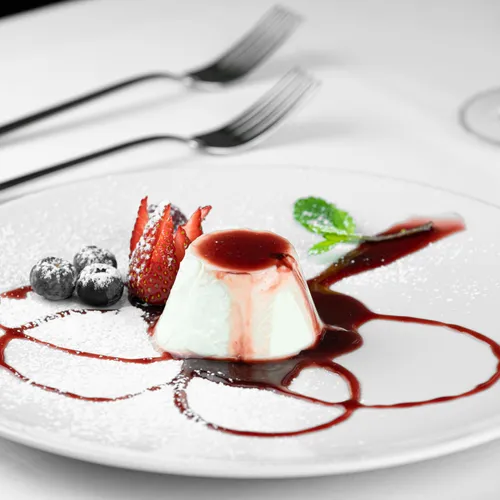 Panna cotta à la fraise, myrtille et citron vert