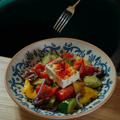 Salade de tomate, concombre, poivrons et féta