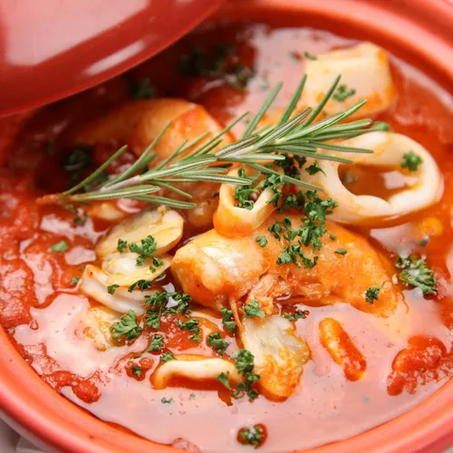 Ragoût de calamars et crevettes à la portugaise