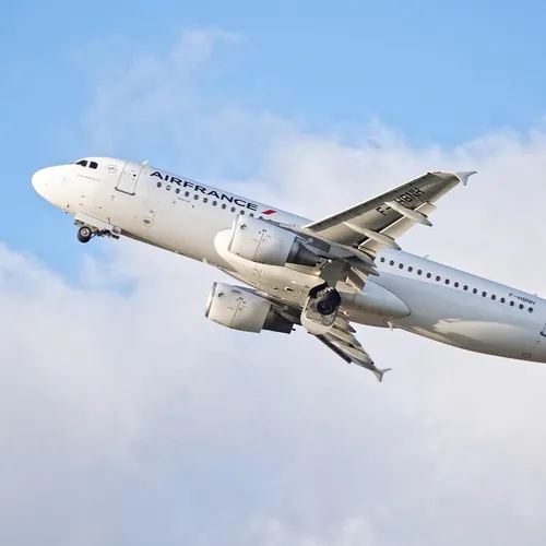 Vol Air France Paris–Ajaccio : cinq blessés après de violentes...