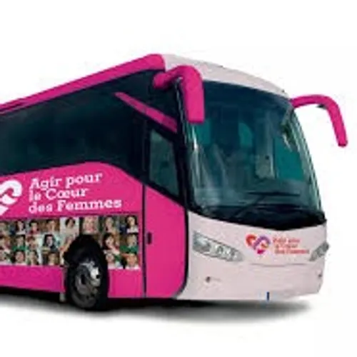 Le Bus du Cœur des Femmes est à Cannes