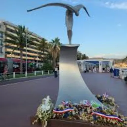 Attentat de Nice : Emmanuel Macron présent pour les 10 ans