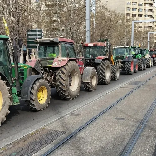 Colère agricole : des centaines de tracteurs attendus dans Paris