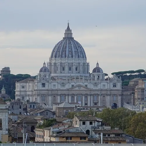 Le conclave devant élire le nouveau pape débutera le 7 mai,...