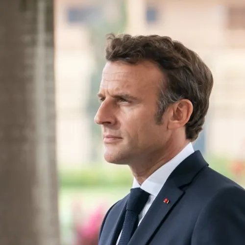 Après avoir visité l’usine Goodyear, Emmanuel Macron s’est rendu au...