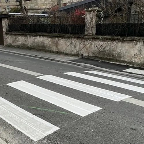 Un nonagénaire mortellement fauché sur un passage piéton à Versailles