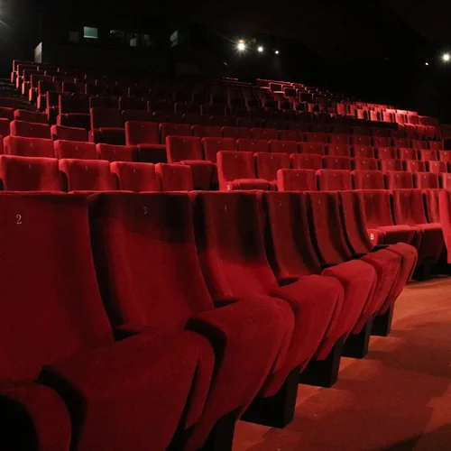 Saint-Arnoult-en-Yvelines : un cinéma rouvre ses portes avec une...