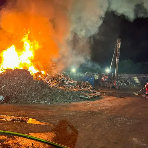 Nouvel incendie sur un site de stockage à Bresles dans la nuit de...