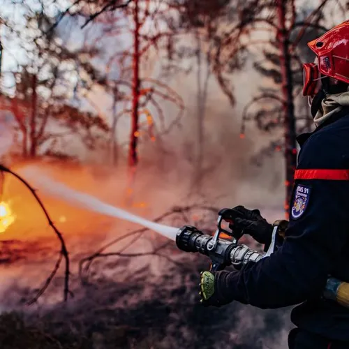 La solidarité s’organise en Essonne, encerclée par les incendies