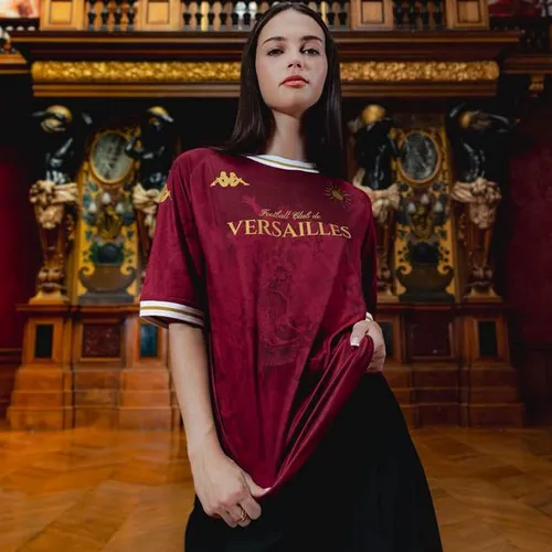 Le château de Versailles s’invite sur les maillots du FC Versailles