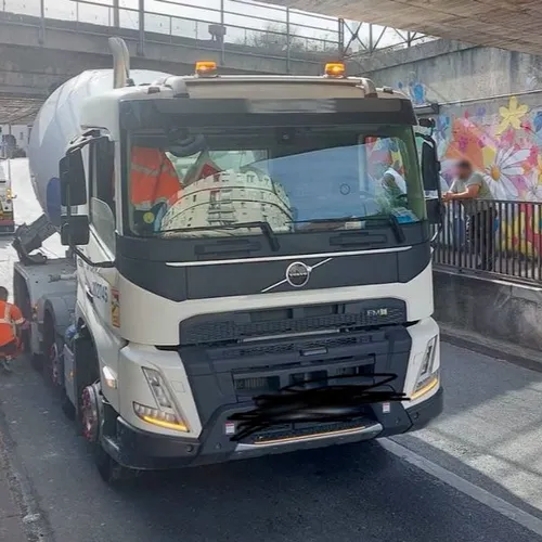 Un camion coincé paralyse le RER D (mis à jour)