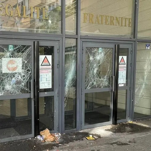 La mobilisation lycéenne a donné lieu à de graves débordements en...