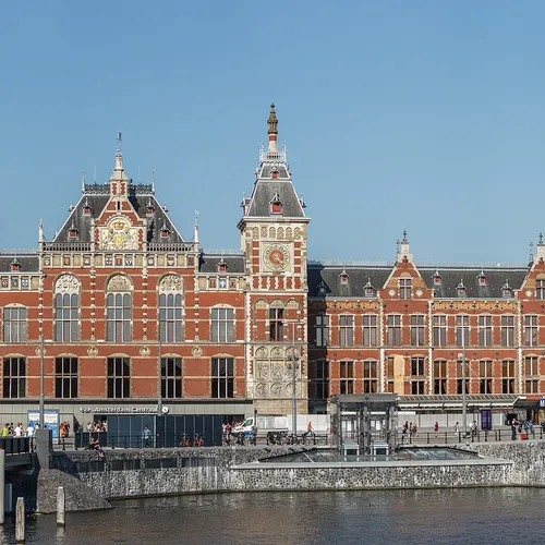 Un train low-cost Paris-Amsterdam s’arrêtant dans la Somme lancé...