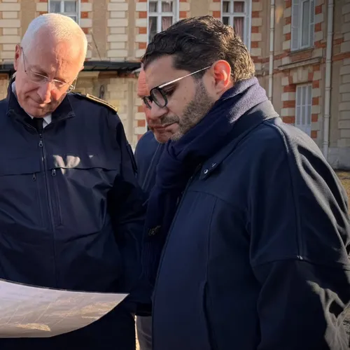 Des commerçants de Melun dénoncent des livreurs clandestins sur...