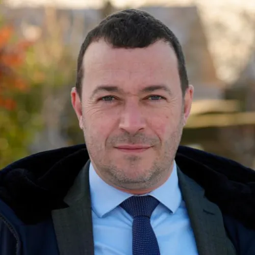 Raphaël Cognet convoqué au Sénat sur le financement de son école de...