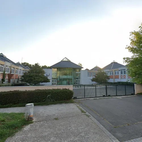Un collégien en garde à vue pour avoir poignardé une camarade de...